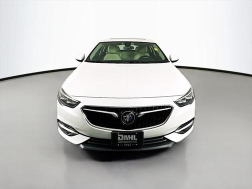 2018 Buick Regal Sportback Essence