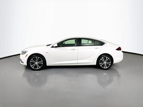 2018 Buick Regal Sportback Essence