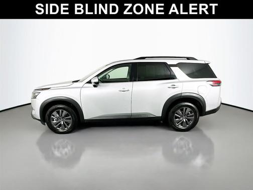 2023 Nissan Pathfinder SV 4WD