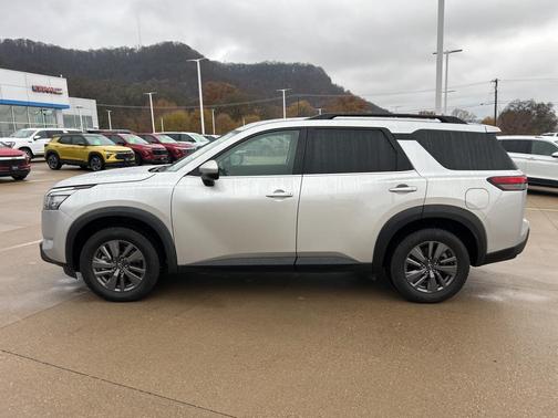 2023 Nissan Pathfinder SV 4WD