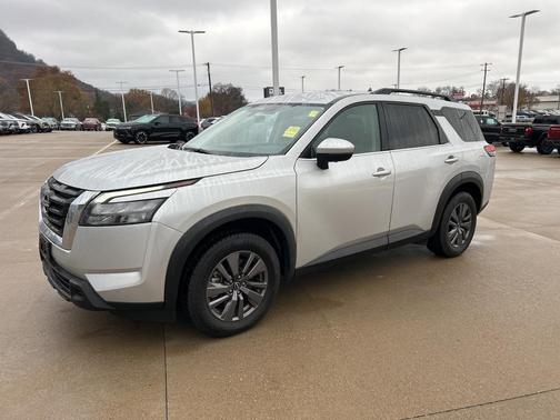 2023 Nissan Pathfinder SV 4WD