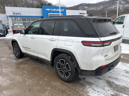 2022 Jeep Grand Cherokee 4xe Trailhawk