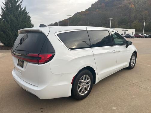 2025 Chrysler Pacifica L