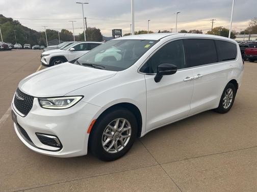 2025 Chrysler Pacifica L
