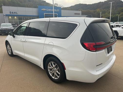 2025 Chrysler Pacifica L