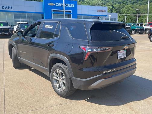 Mosaic Black Metallic 2025 Chevrolet Equinox 1LT