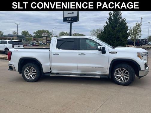 White Frost Tricoat 2022 GMC Sierra 1500 SLT