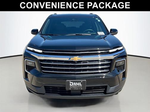 Mosaic Black Metallic 2026 Chevrolet Traverse LT
