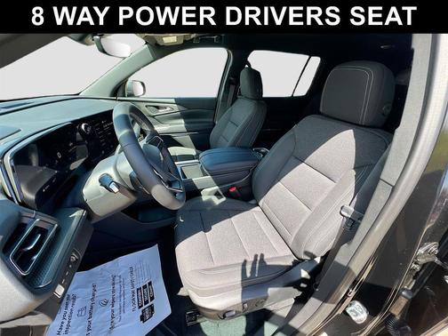 Mosaic Black Metallic 2026 Chevrolet Traverse LT