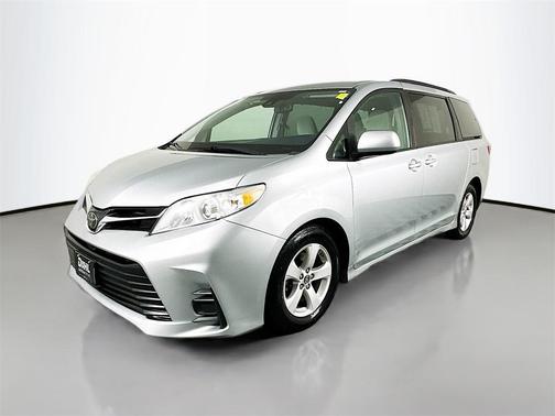 2020 Toyota Sienna LE