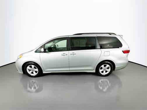 2020 Toyota Sienna LE