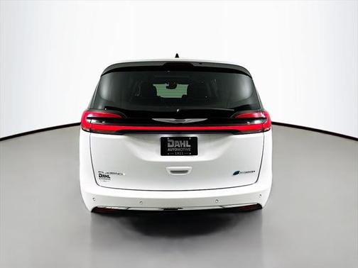 2023 Chrysler Pacifica Hybrid Limited