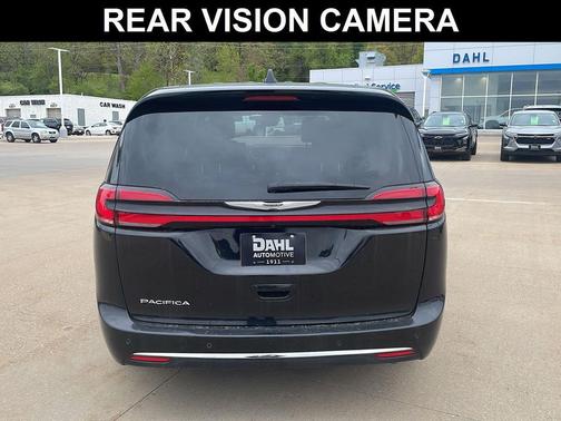 Diamond Black Crystal Pearlcoat 2025 Chrysler Pacifica L