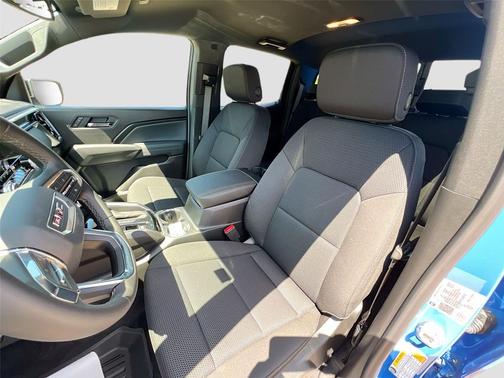 Rapids Metallic 2026 GMC Canyon Elevation