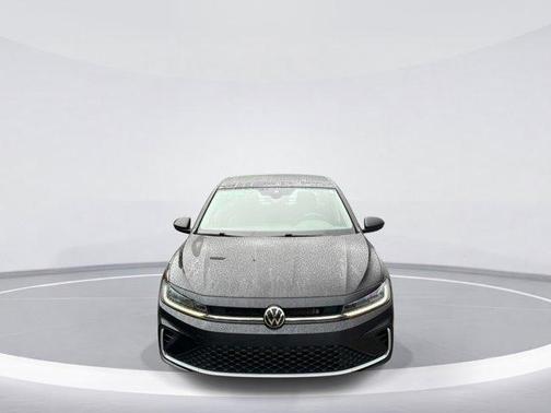 Deep Black Pearl Effect 2025 Volkswagen Jetta 1.5T SE