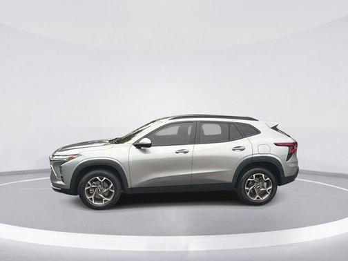 Sterling Gray Metallic 2026 Chevrolet Trax LT