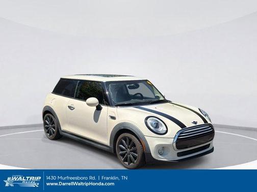 White Silver Metallic 2014 MINI Hardtop Cooper