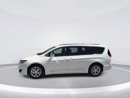 Bright White Clearcoat 2020 Chrysler Pacifica Limited