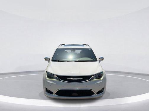 Bright White Clearcoat 2020 Chrysler Pacifica Limited