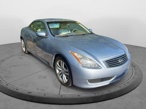 2009 INFINITI G37 