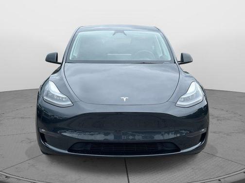2025 Tesla Model Y Long Range