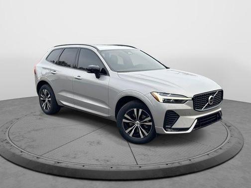 2024 Volvo XC60 B5 Core Dark Theme