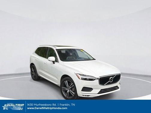 Crystal White Metallic 2021 Volvo XC60 T5 Momentum