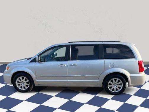 2012 Chrysler Town & Country Touring