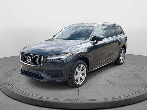2022 Volvo XC90 T5 Momentum 7 Passenger