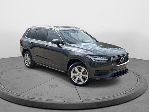 2022 Volvo XC90 T5 Momentum 7 Passenger