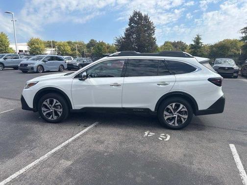 2022 Subaru Outback Touring