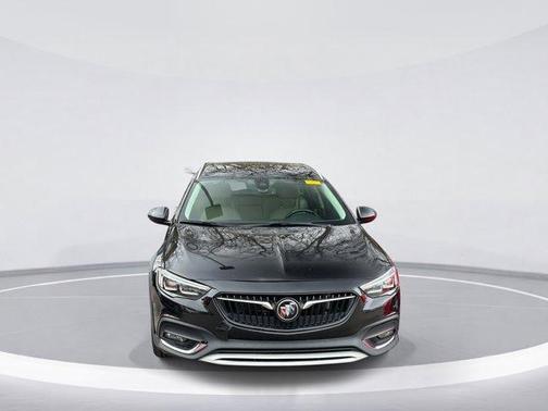 2019 Buick Regal TourX Essence