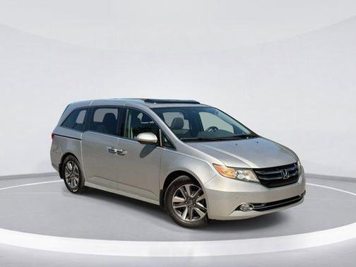 Alabaster Silver Metallic 2014 Honda Odyssey Touring Elite