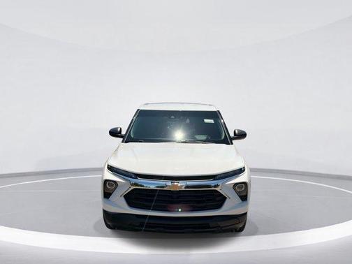 Summit White 2024 Chevrolet Trailblazer LS