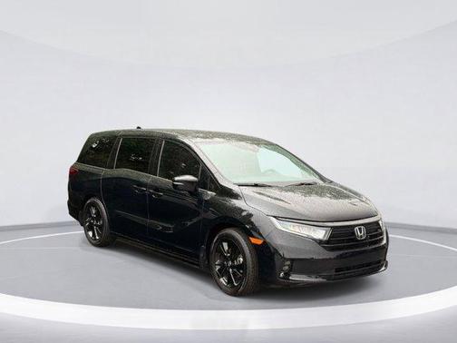 Crystal Black Pearl 2024 Honda Odyssey Sport