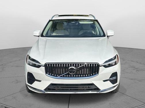 2023 Volvo XC60 B5 Ultimate Bright Theme