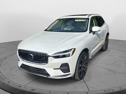 2023 Volvo XC60 B5 Ultimate Bright Theme