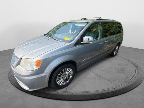 2013 Chrysler Town & Country Touring-L