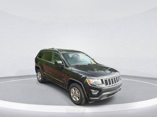 Brilliant Black Crystal Pearlcoat 2016 Jeep Grand Cherokee Laredo