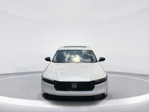 Platinum White Pearl 2026 Honda Accord SE