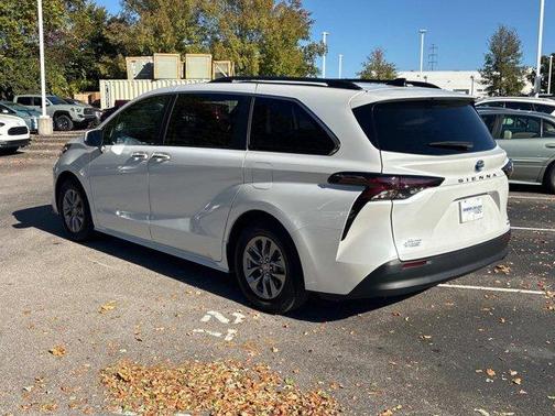 2024 Toyota Sienna XLE