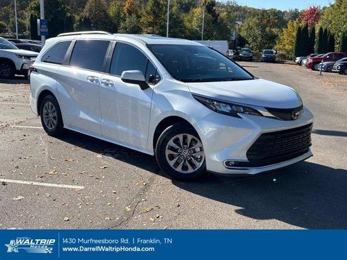 2024 Toyota Sienna XLE