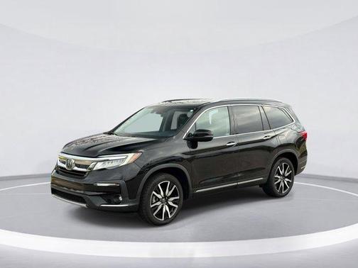 Crystal Black Pearl 2019 Honda Pilot Touring 7-Passenger