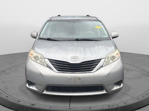 2014 Toyota Sienna LE