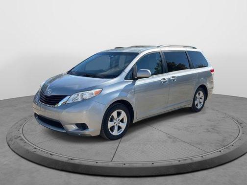 2014 Toyota Sienna LE