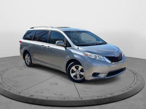2014 Toyota Sienna LE