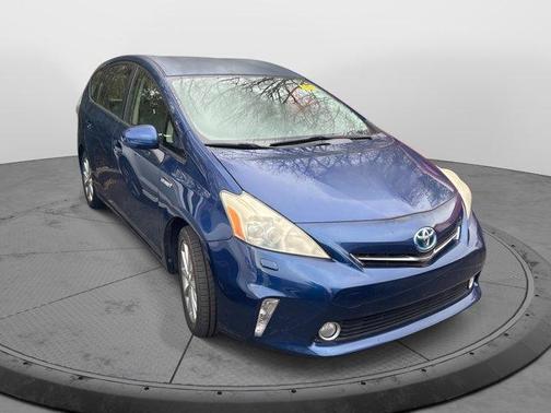 2013 Toyota Prius v Five