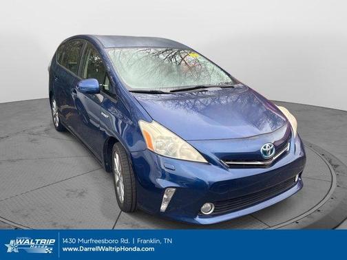 2013 Toyota Prius v Five