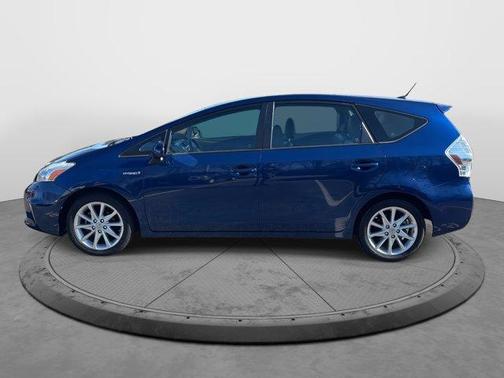 2013 Toyota Prius v Five