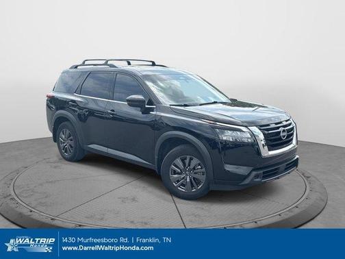 2023 Nissan Pathfinder SV
